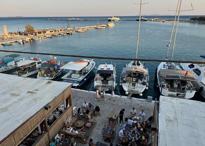 The Stonehouse At The Harbor