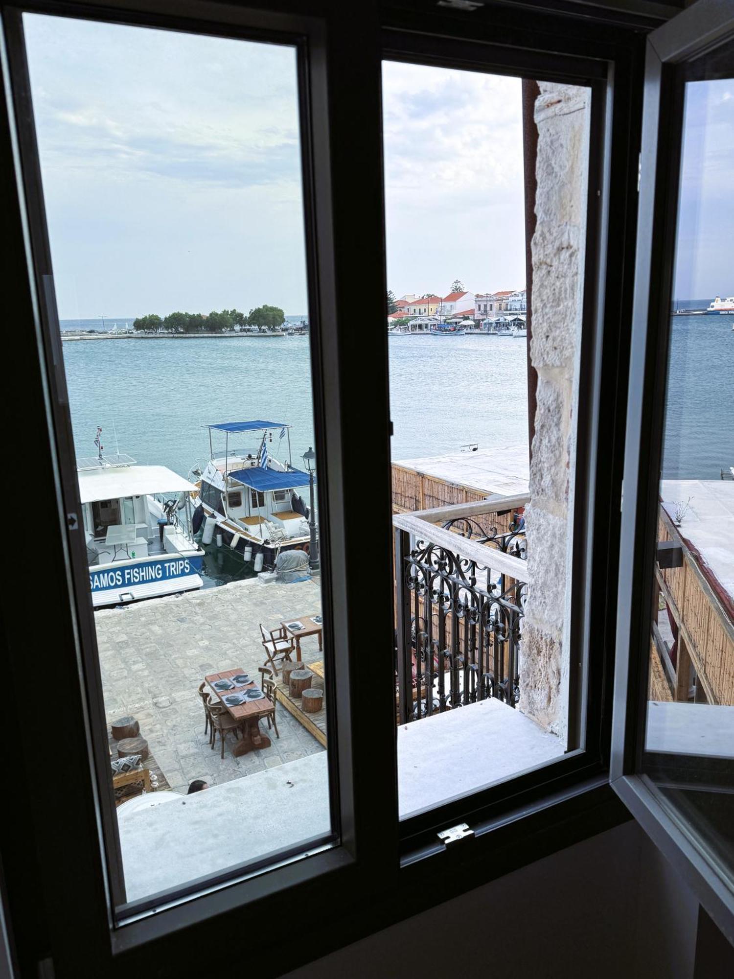 The Stonehouse At The Harbor Apartment