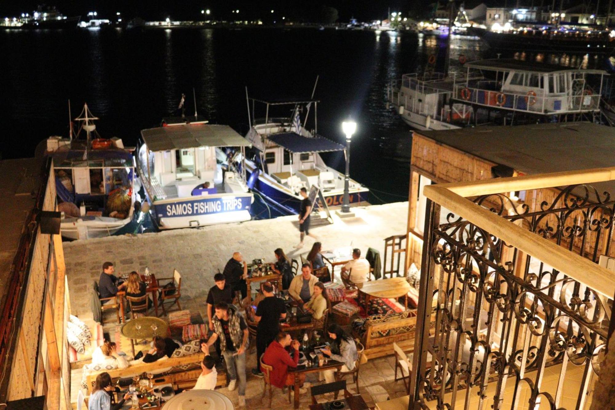 The Stonehouse At The Harbor Apartment